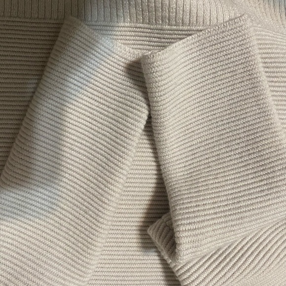 French Connection sweater - Picture 7 of 11